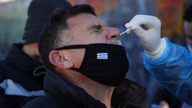 Yunanistan’daki mültecilerin yüzde 60’ı Kovid-19 aşısı olmak istemiyor