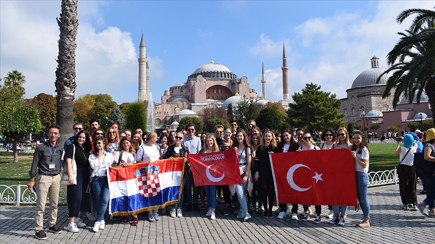 Hırvatistan’daki genç Türkçe sevdalıları faaliyetleriyle iki ülke ilişkilerine katkı sağlıyor
