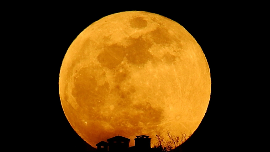 Dünya yarın gece ‘Süper Çiçek Kanlı Ay’ tutulmasına tanıklık edecek