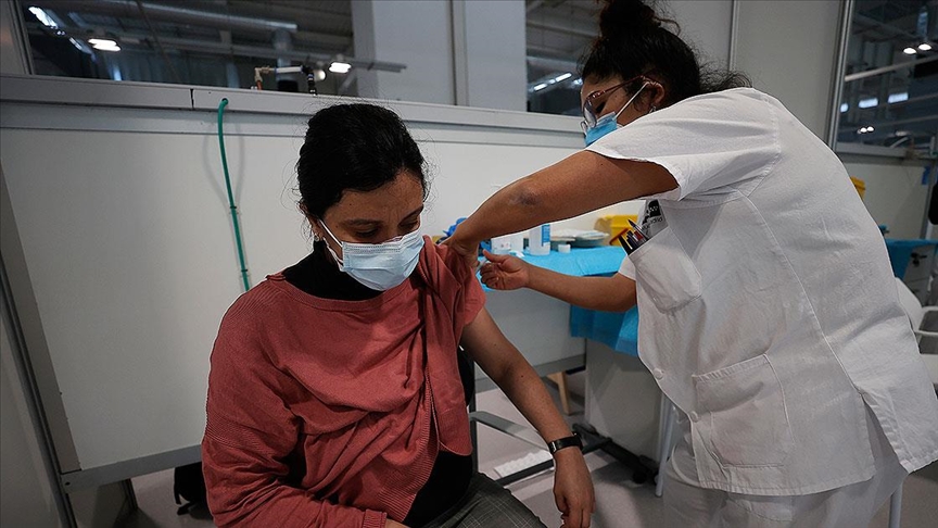 AB ülkelerinde şimdiye kadar 160 milyon kişi ilk doz Kovid-19 aşısını yaptırdı