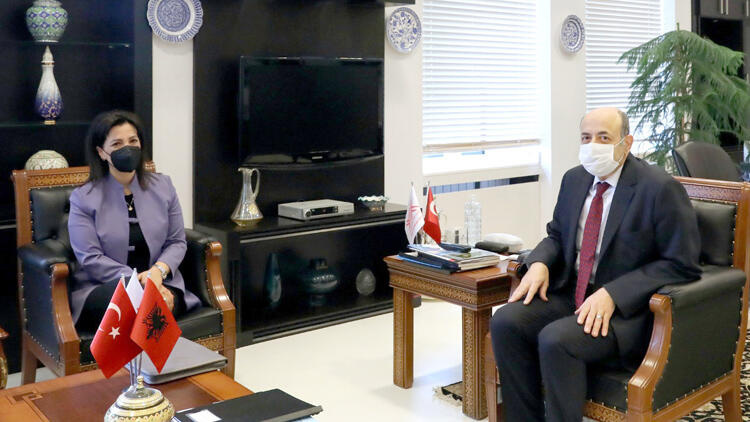 Arnavutluk Eğitim Bakanı Kushi YÖK’ü ziyaret etti