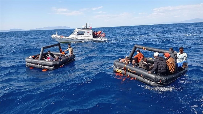 Yunanistan unsurlarınca Türk kara sularına itilen 131 düzensiz göçmen kurtarıldı
