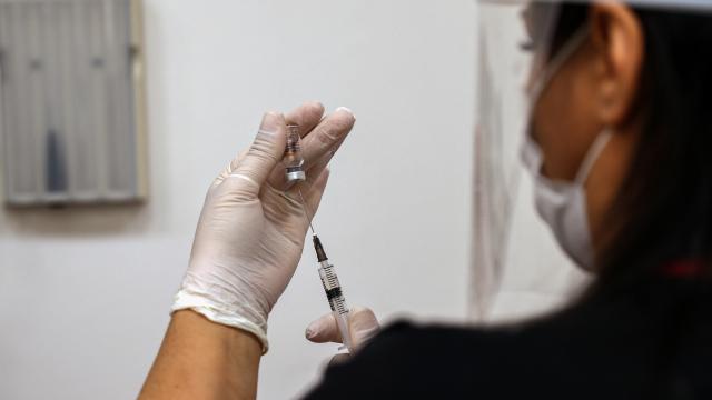 Bulgaristan’da 2 doz aşı yaptıranların sayısı 984 bin 573’e yükseldi