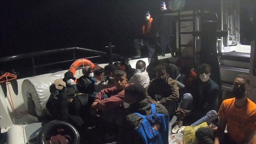 Yunanistan unsurlarınca Türk kara sularına itilen 128 sığınmacı kurtarıldı
