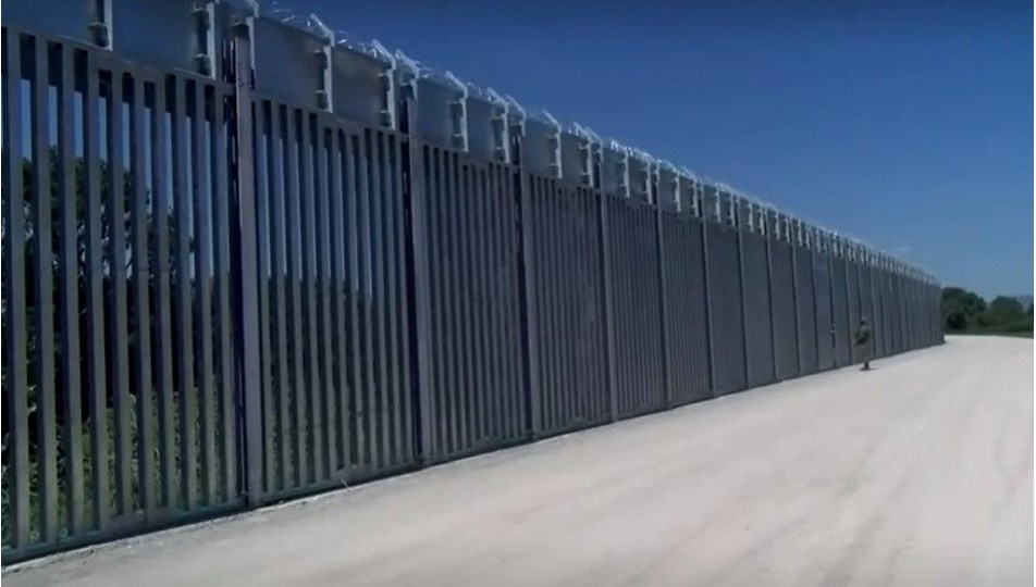 Yunanistan’dan Türkiye sınırına 40 kilometrelik çelik duvar