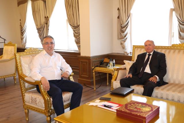 Arnavutluk’un Ankara Büyükelçisi Robo, Nevşehir Belediye Başkanı Savran’ı Ziyaret Etti