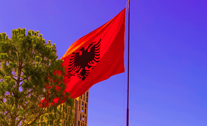 Arnavutluk Anayasa Mahkemesi, Meclis’in, Cumhurbaşkanı’nı görevden alma kararını iptal etti