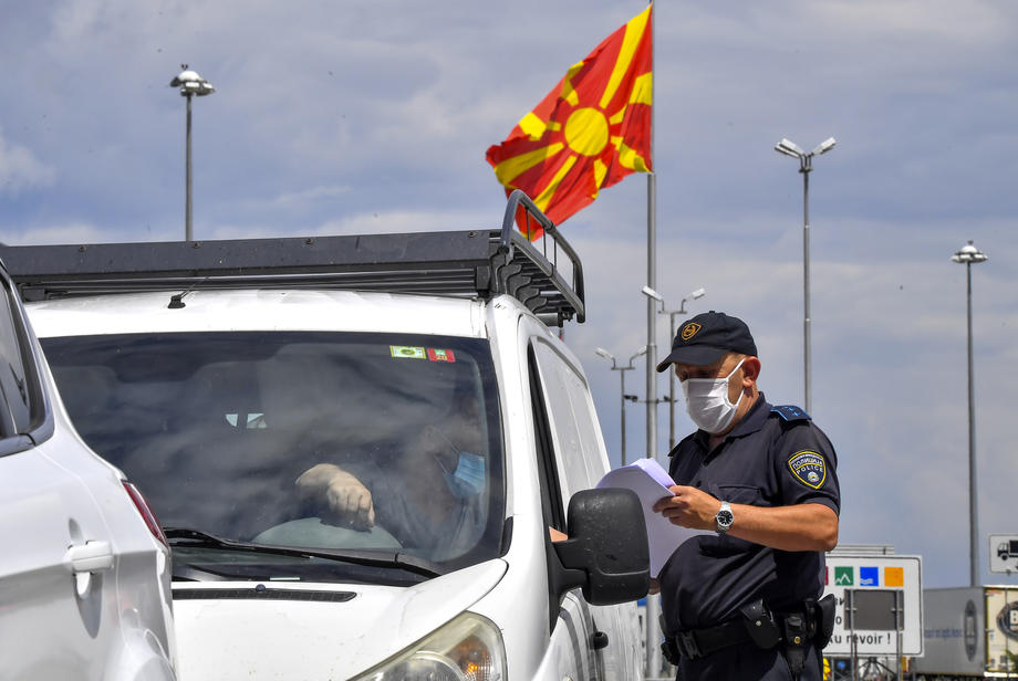 K. Makedonya bugünden itibaren giriş çıkışlarda bağışıklık belgesi isteyecek