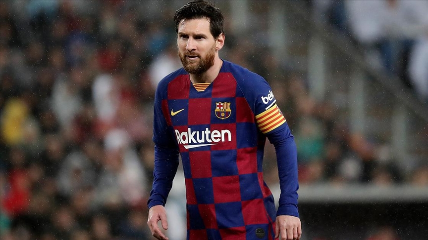 Barcelona Lionel Messi ile yollarını ayırdı