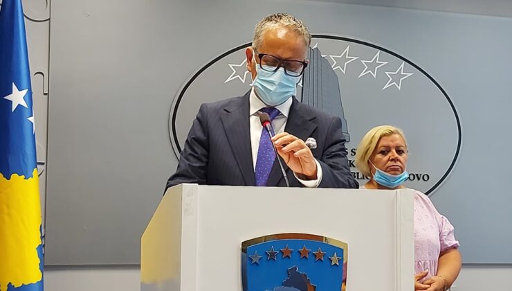 Kosova Sağlık Bakanı’ndan “aşı seçmeyin” çağrısı