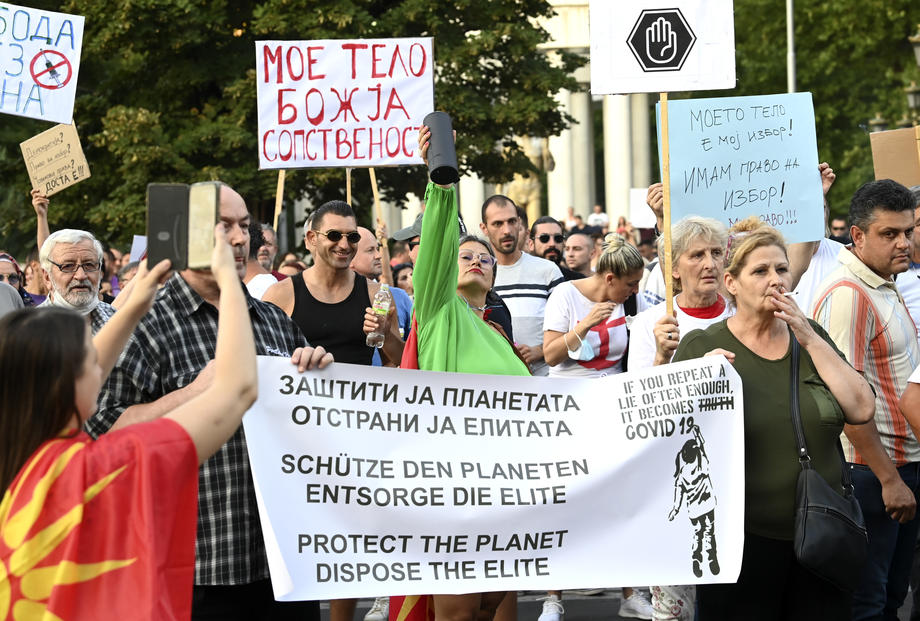 K. Makedonya’da kısıtlayıcı tedbirlere karşı protesto düzenlendi