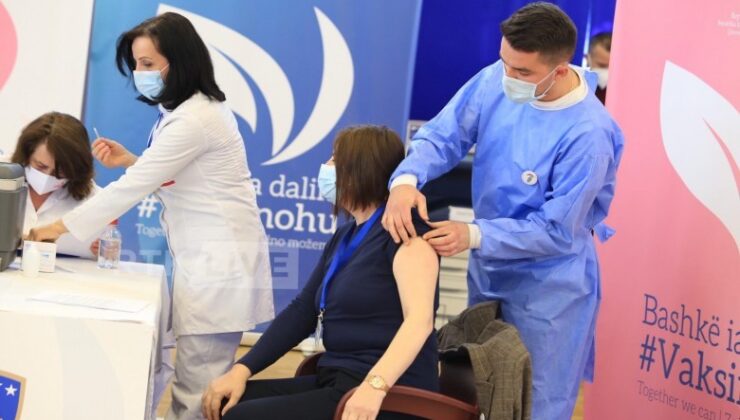 Kosova’da toplam nüfusun yüzde 17’si 2 doz aşı oldu