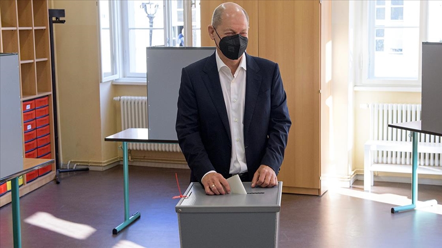 Almanya’daki genel seçimlerden Sosyal Demokrat Parti birinci çıktı