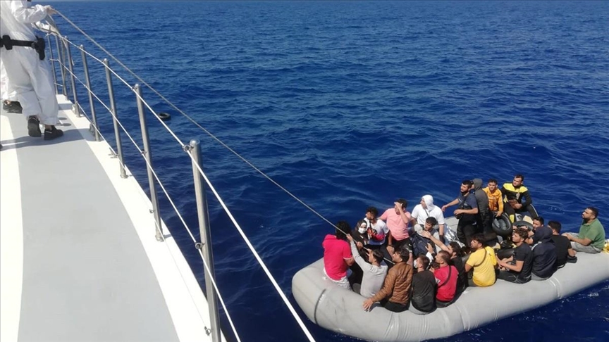 Yunanistan unsurlarınca Türk kara sularına itilen 36 düzensiz göçmen kurtarıldı