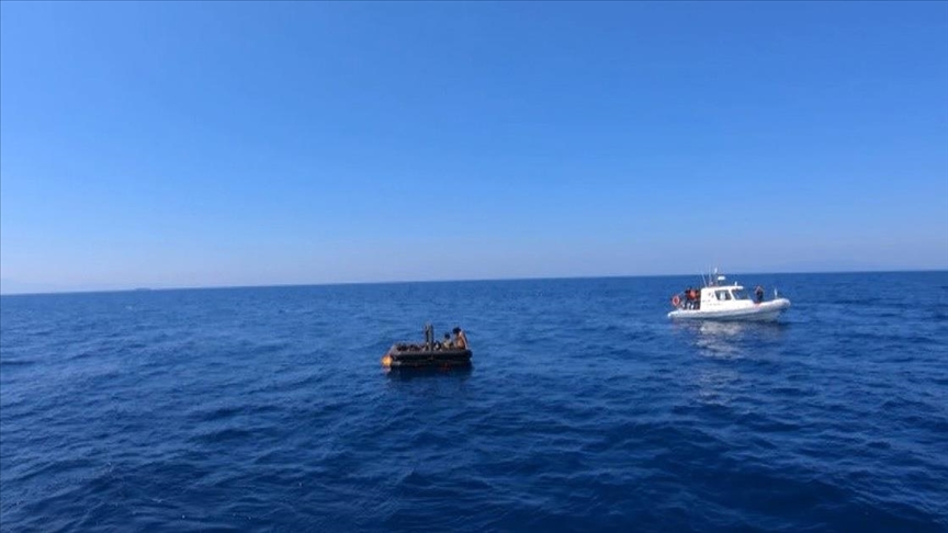 Yunanistan unsurlarınca Türk kara sularına bırakılan 13 sığınmacı kurtarıldı