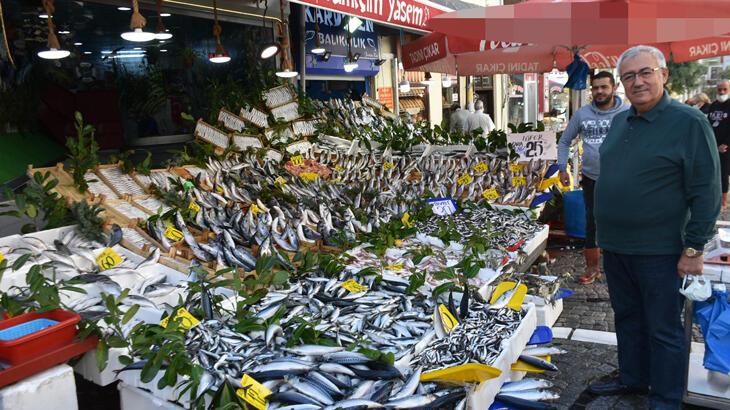 Edirne’ye giden Yunan ve Bulgarlardan tezgahlardaki balıklara yoğun ilgi