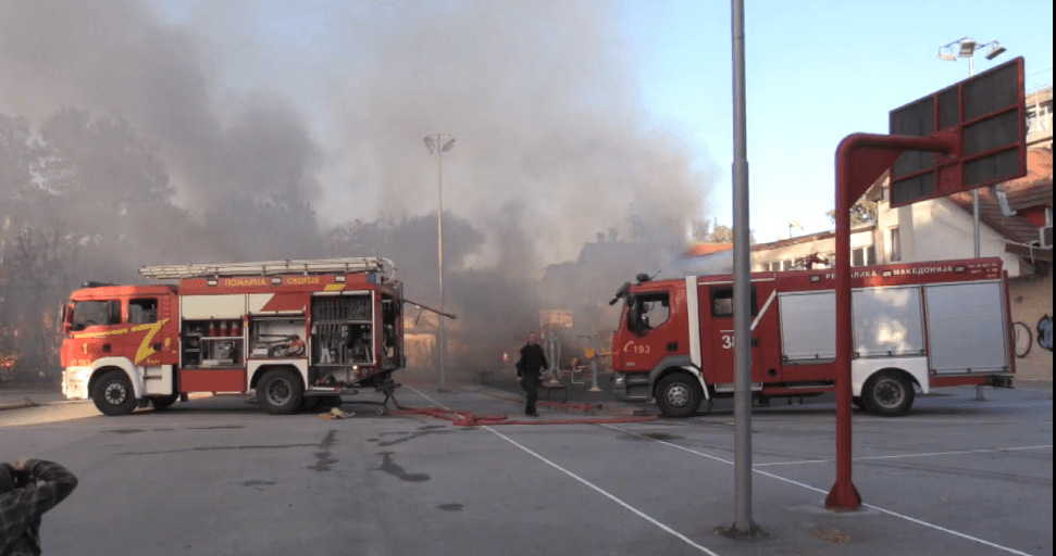 Üsküp Şehir Parkı yakınlarında çıkan yangın kontrol altına alındı