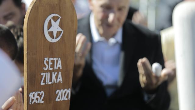 Bosna Hersekli ihtiyaç sahiplerinin “Zilha Teyze”si toprağa verildi