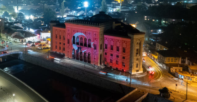 Tarihi Vijecnica Kütüphanesi, Türk bayrağıyla ışıklandırıldı