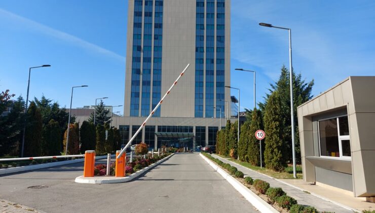 Kosova Adalet Bakanlığı önündeki şüpheli çanta paniği