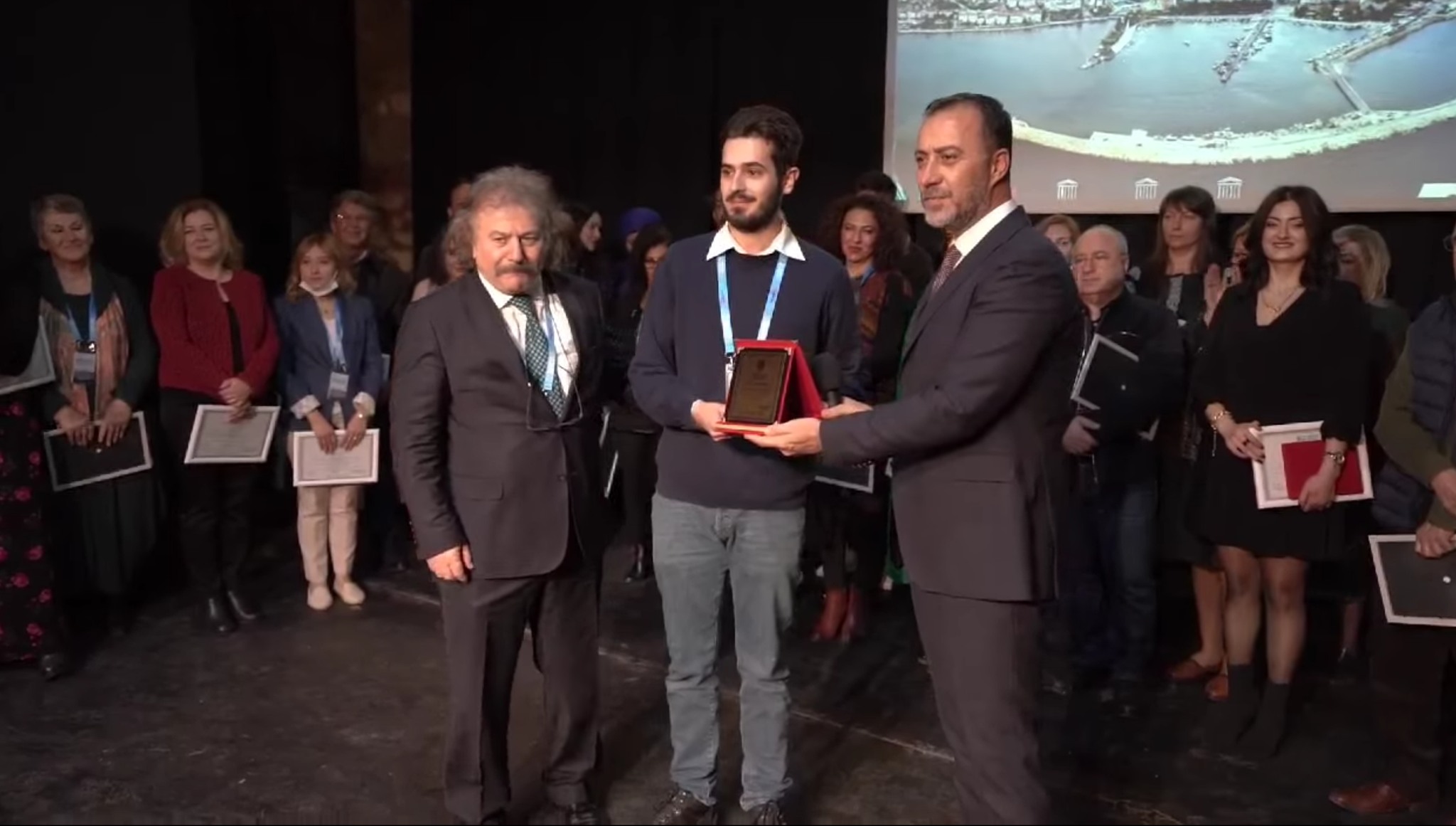 Üsküplü genç sanatçı Özbek Türkiye’deki Resim Çalıştayı’nda ödül aldı