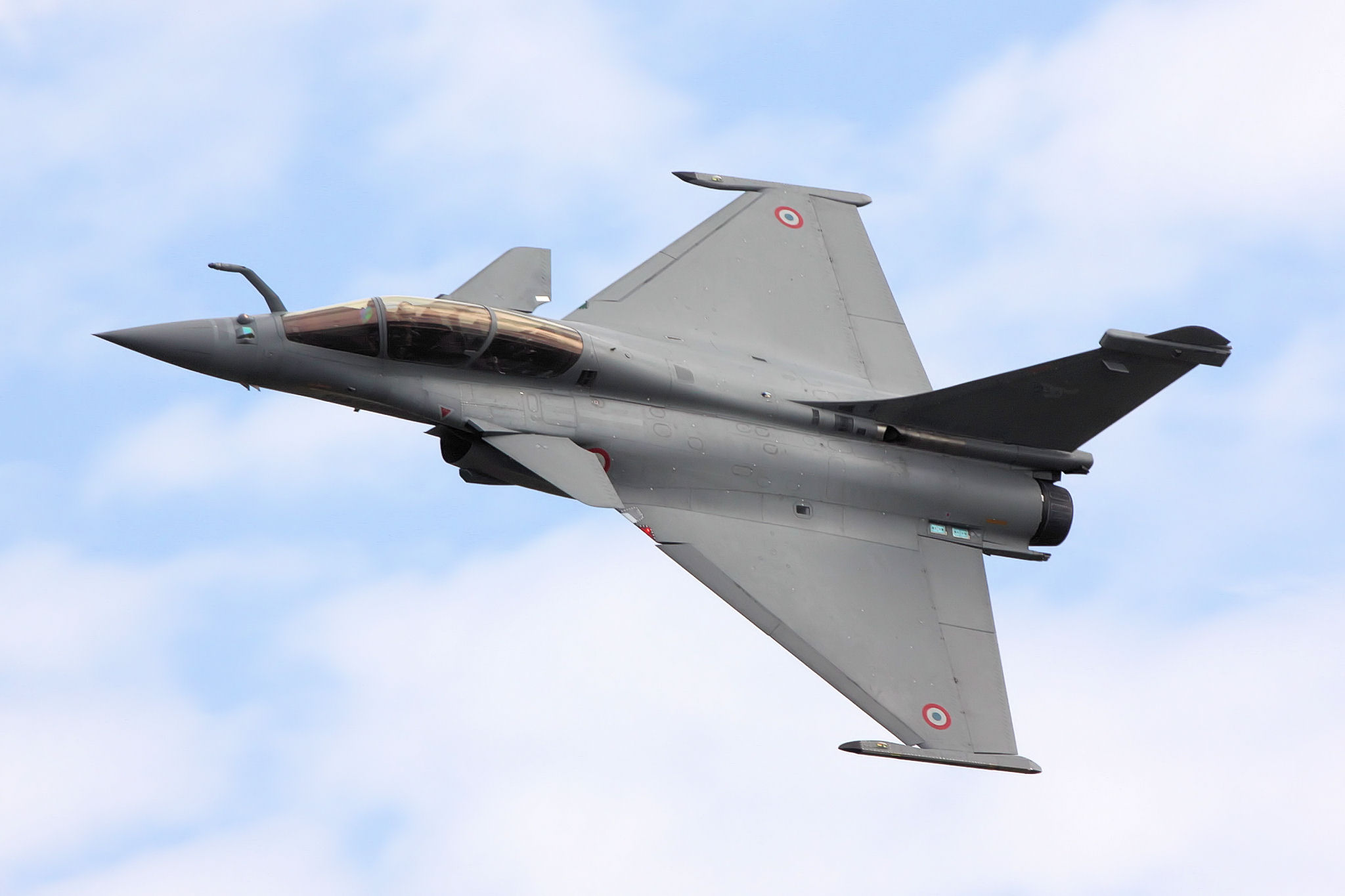 Hırvatistan, Fransa’dan Rafale savaş uçağı tedariki için imzayı attı