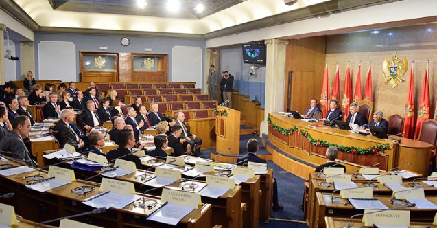 Karadağ’da muhalefet partileri, güvensizlik oylaması önergesi sundu
