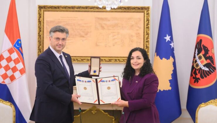 Kosova Cumhurbaşkanı Osmani’nden, Hırvatistan Başbakanı Plenkoviç’e madalya