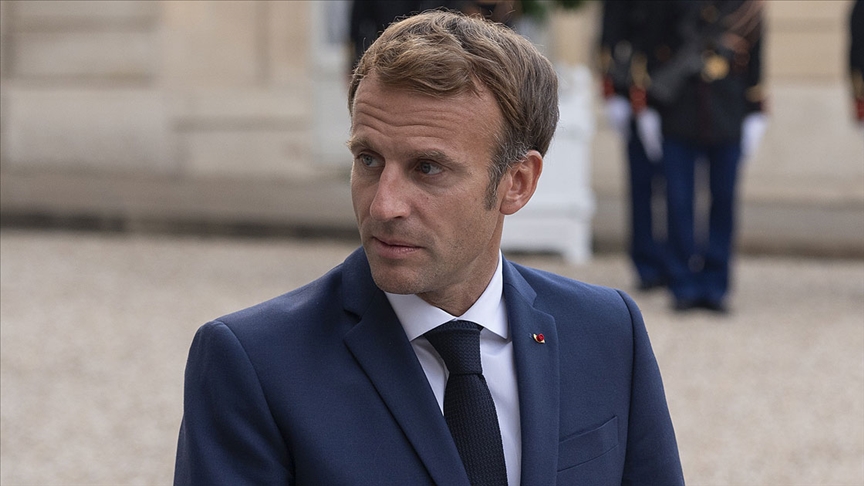 Fransa’da canlı yayında ‘Macron istifa’ diyen kişi psikiyatri servisine yatırıldı