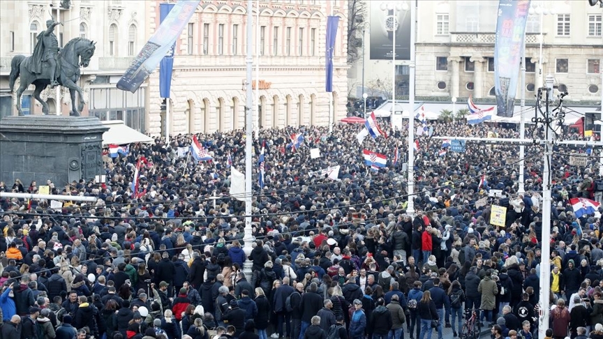Hırvatistan’da 10 binden fazla kişi Kovid-19 tedbirlerini protesto etti