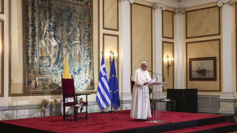 Papa Franciscus’un Yunanistan temasları başladı