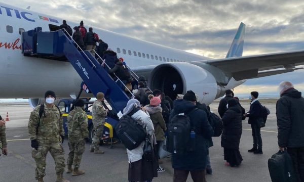 79 Afgan daha ABD’ye gitmek için Kosova’dan ayrıldı