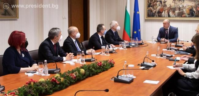 Bulgaristan Cumhurbaşkanı ve işveren örgütleri temsilcileri, yüksek elektrik fiyatları hakkında görüştü