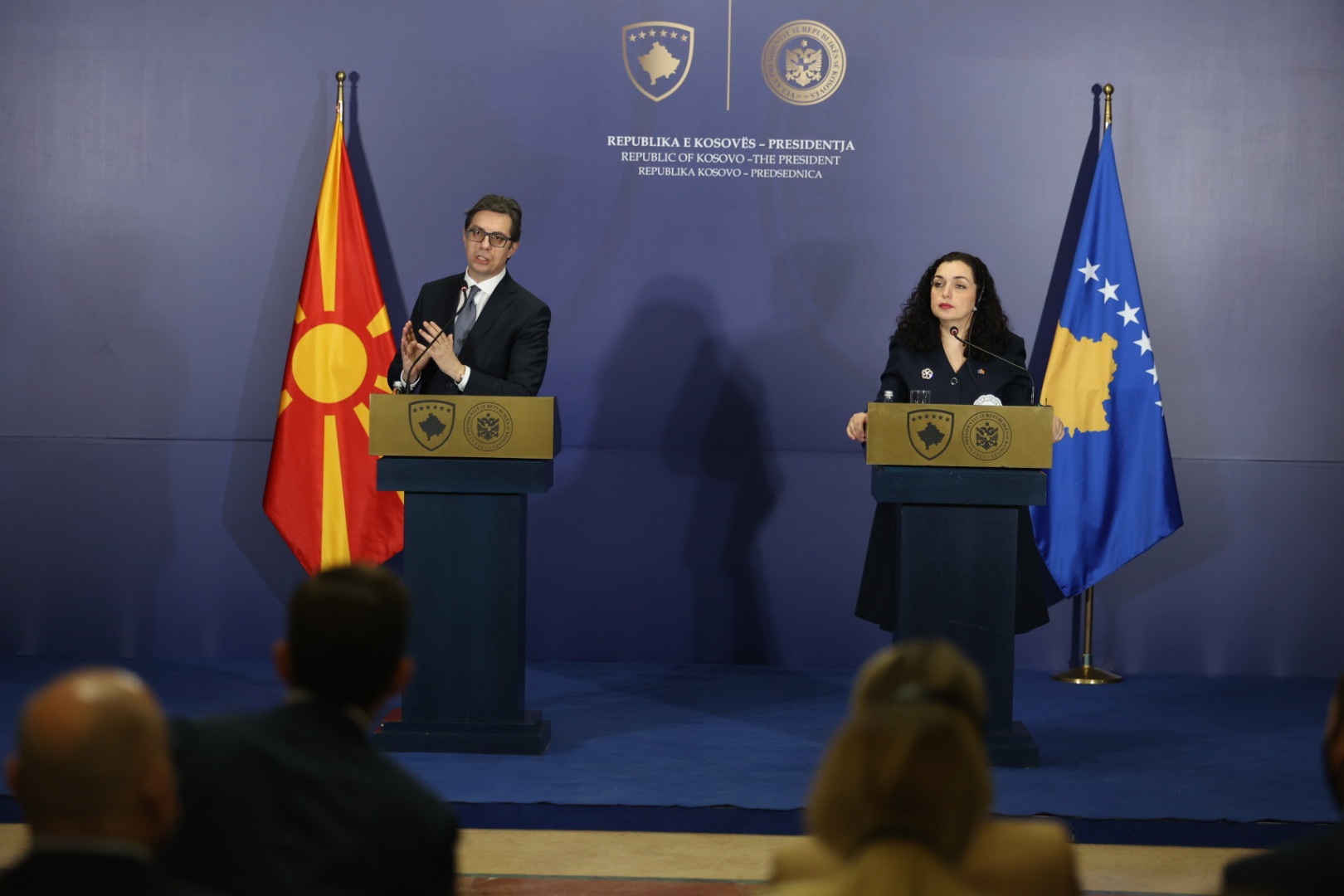 Kosova ve Kuzey Makedonya cumhurbaşkanlarından ortak basın toplantısı