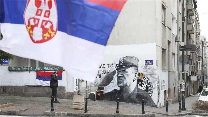 ‘Bosna Kasabı’ Mladic’in Sırbistan’daki duvar resimleri protestolara rağmen kaldırılmadı