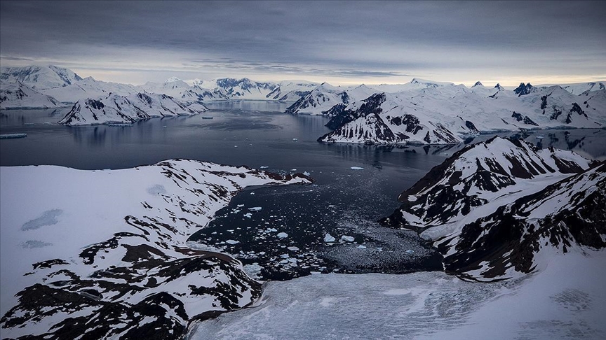 Antarktika’nın en büyük buzullarından Thwaites’te dramatik değişim olacağı uyarısı