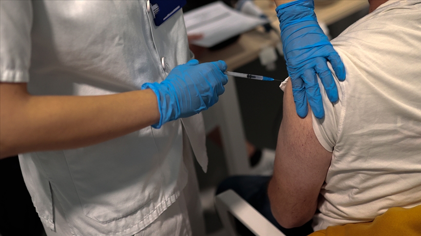 DSÖ: Omicron’un küresel bir kriz haline gelmesini önlemek için Kovid-19 aşınızı yaptırın