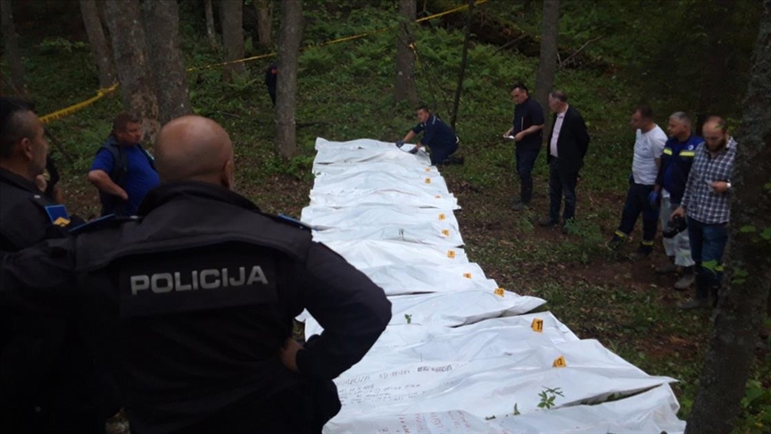 Bosna Hersek’te toplu mezardan Bosna Savaşı’nda öldürülen 10 kişinin kalıntıları çıkarıldı