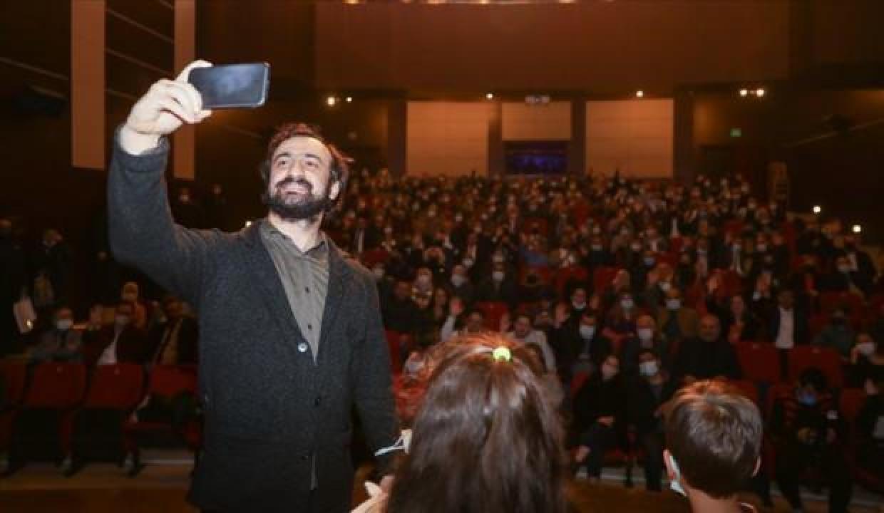 Sırbistan’da en iyi film ödülünü kazanan ‘İki Şafak Arasında’ Uşak’ta sinemaseverlerle buluştu