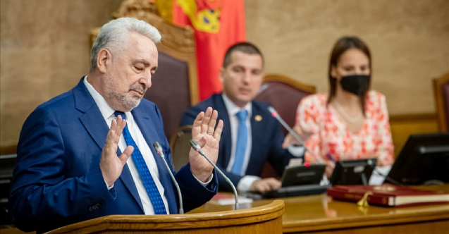 Karadağ Başbakanı Krivokapic: Ya kabine revizyonu ya da seçim