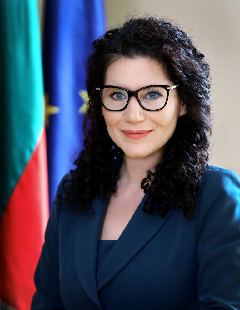 Bulgaristan Başbakan Yardımcısı Konstantinova: Mücadelemiz yolsuzluğu temizlemektir
