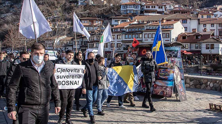 Kosova’da Bosna Hersek’e destek yürüyüşü düzenlendi