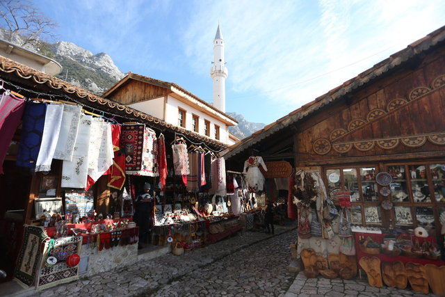 Arnavutluk’ta bir cazibe merkezi: Akçahisar Çarşısı