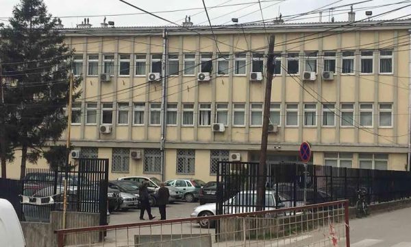 Prizren’de Türk bayrağına saldıran 4 çocuk ve 1 yetişkin sanık hakkında karar alındı