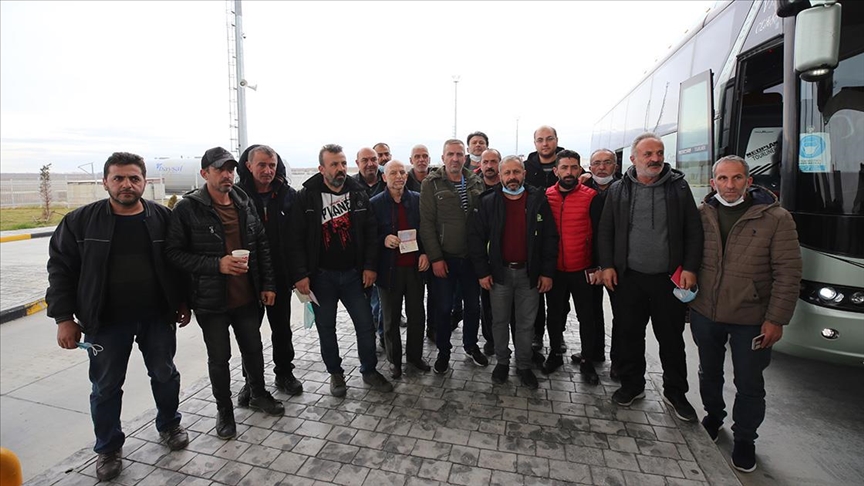 Yunanistan’da yangın çıkan feribottaki Türk vatandaşları Türkiye’ye götürüldü
