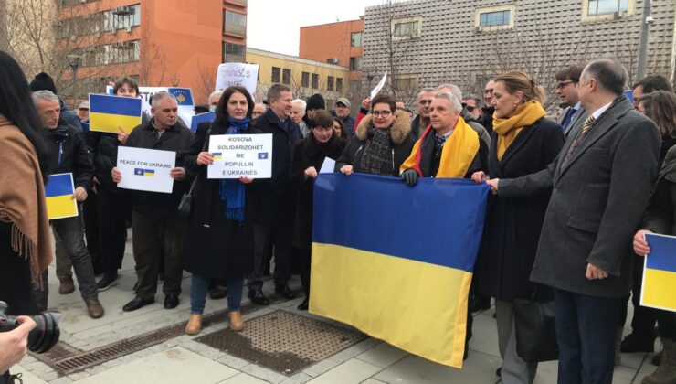 Kosova’da Ukrayna’ya destek gösterisi düzenlendi