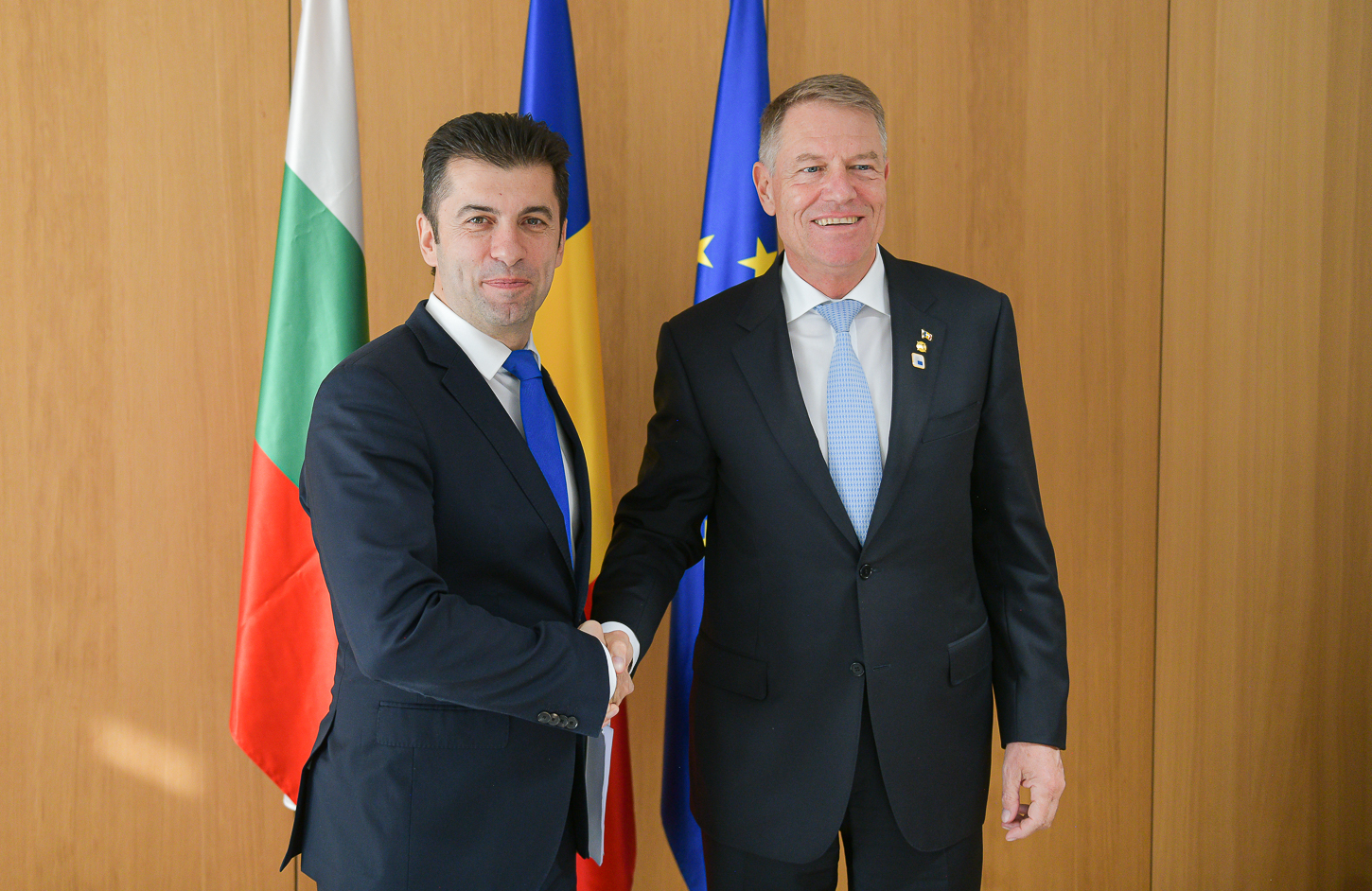 Bulgaristan Başbakanı Petkov, Romanya Cumhurbaşkanı Klaus Johannes ile bir araya geldi