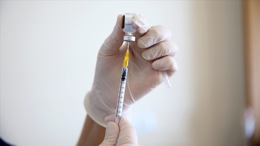 Pfizer’ın Üst Yöneticisi Bourla’ya göre dördüncü Kovid-19 aşısı gerekli