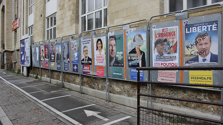 Fransa’da halk cumhurbaşkanını seçmek için sandık başına gidiyor