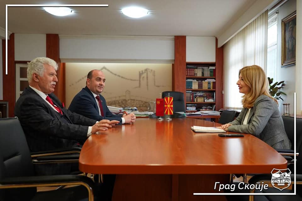 TMBH Genel Başkanı Saraç, Üsküp Büyükşehir Belediye Başkanı Arsovska ile görüştü